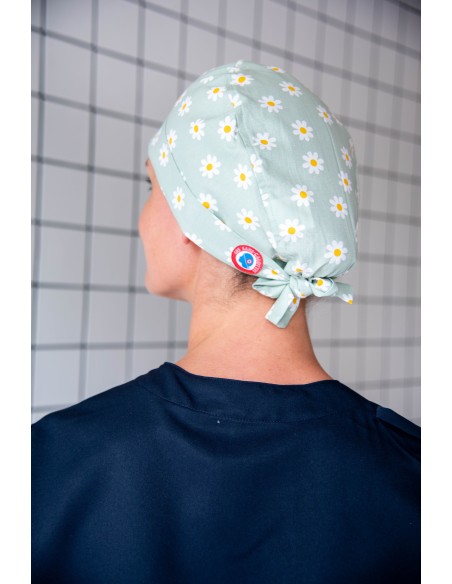 Calot couvrant pâquerettes