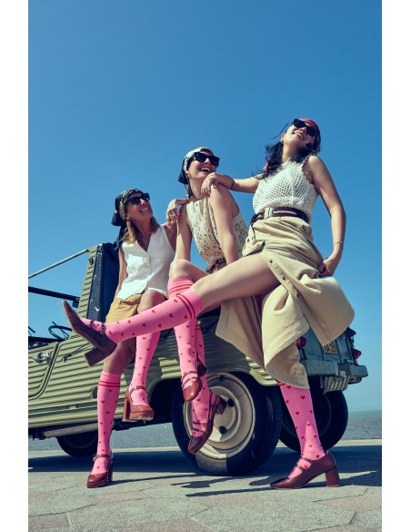 Chaussettes de contention Cœurs rouges sur fond rose